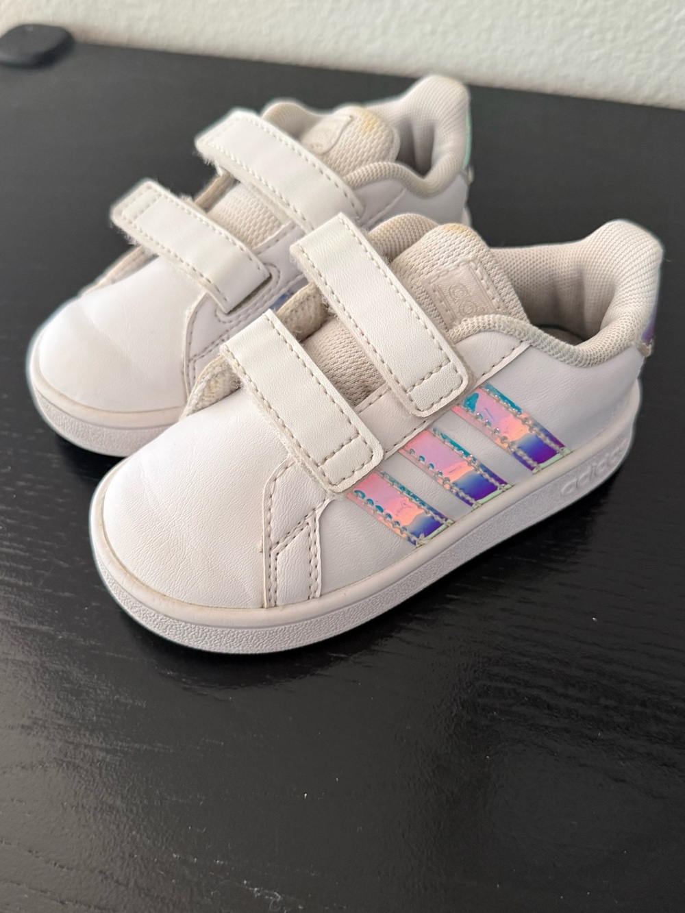 adidas White Kids Sneakers with Iridescent Pink-Purple Stripes